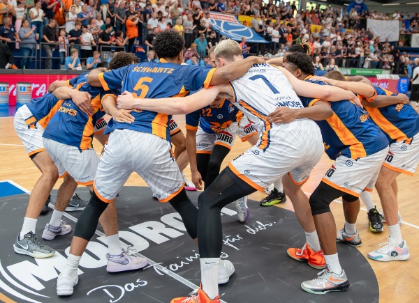 KARLS GAME DAY am Samstag: Heimspielauftakt gegen Göttingen