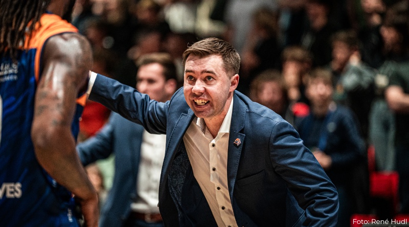 Assistant Coach Piotr Blechasz verlängert